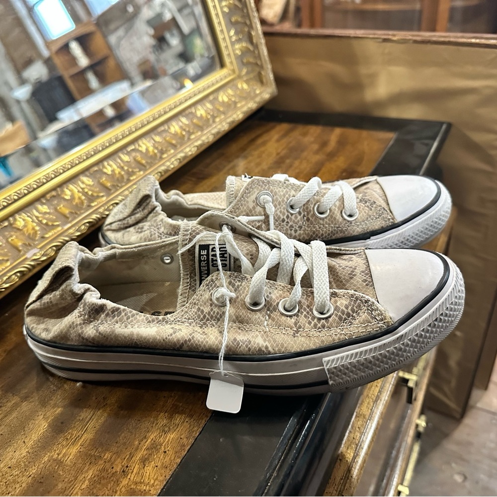 Converse Snake Print